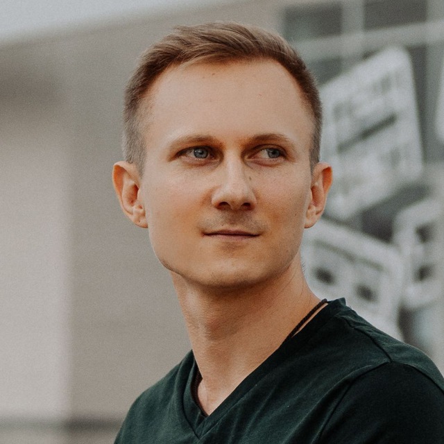 Александр Захаров